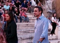 Κυριάκος Μητσοτάκης: Στη συναυλία των Jethro Tull στο Ηρώδειο με την κόρη του