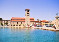 Ρόδος: Οργή Βρετανών τουριστών – Πλήρωσαν 82 ευρώ για 8 αναψυκτικά