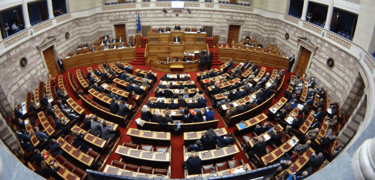 Ας τιμωρήσουμε τους τοξικούς πολιτικούς