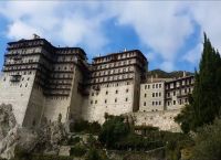 Άγιο Όρος: Βέβηλοι έκλεψαν τα τάματα της «Παναγίας Πορταΐτισσας»