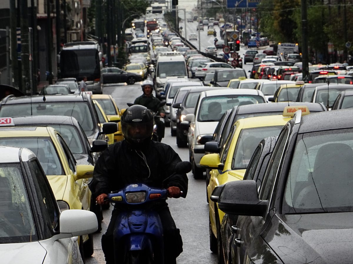 Απεργία: Κυκλοφοριακό χάος στην Αθήνα – Ποιοι δρόμοι είναι μποτιλιαρισμένοι