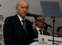 Μπαχτσελί για Τσίπρα: “Θα γκρεμοτσακιστεί και θα θαφτεί στη θάλασσα”