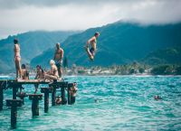 Της Αναλήψεως: Ποιοι γιορτάζουν σήμερα – Το πρώτο μπάνιο και η πέτρα η μαλλιαρή