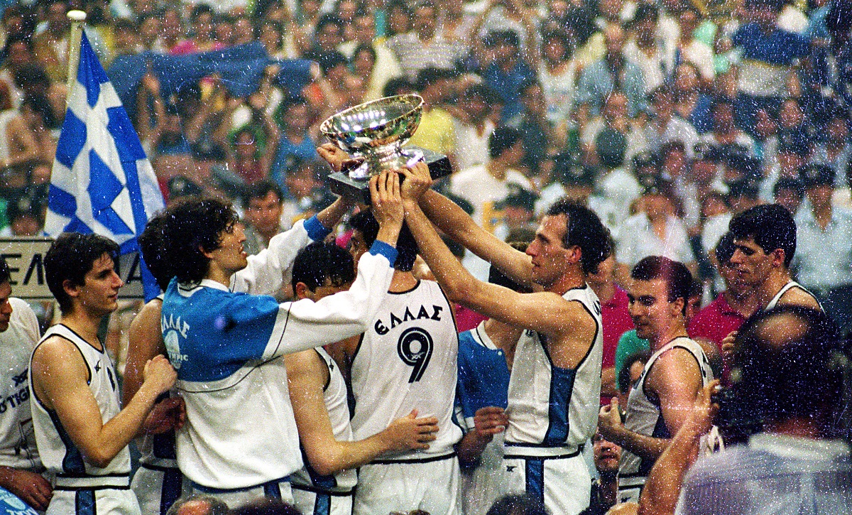 Εθνική Ελλάδος: O άνθρωπος πίσω από την μασκότ του Ευρωμπάσκετ ’87