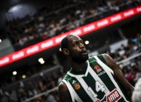 Τζέιμς Γκιστ για την κόντρα με τον Ολυμπιακό: «Αν έχανες ένα παιχνίδι ήταν σαν κηδεία» Τζέιμς Γκιστ για την κόντρα με τον Ολυμπιακό: «Αν έχανες ένα παιχνίδι ήταν σαν κηδεία»