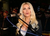 Κατερίνα Καινούργιου: Έξαλλη με την αντιμετώπιση της από τα media (vid)