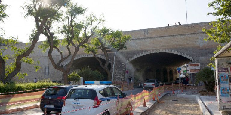 Τραγωδία στην Κρήτη: Σενάριο αυτοκτονίας για τον 27χρονο στα Ενετικά τείχη