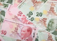 Τουρκική λίρα: Νέα “βουτιά” υπό τον φόβο αμερικανικών κυρώσεων