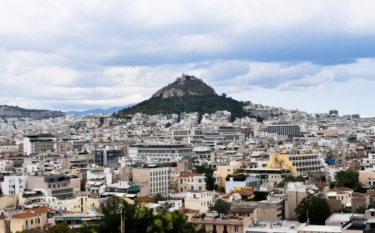 Φωτιά: Έκτακτα μέτρα στην Αθήνα λόγω υψηλών θερμοκρασιών – “Κλείνει” ο Λυκαβυττός