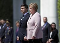 Άνγκελα Μέρκελ: Η εξήγηση για το τρέμουλο