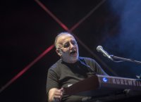 Θάνος Μικρούτσικος: Συγκλονίζει για τον καρκίνο – “Δε φοβάμαι”