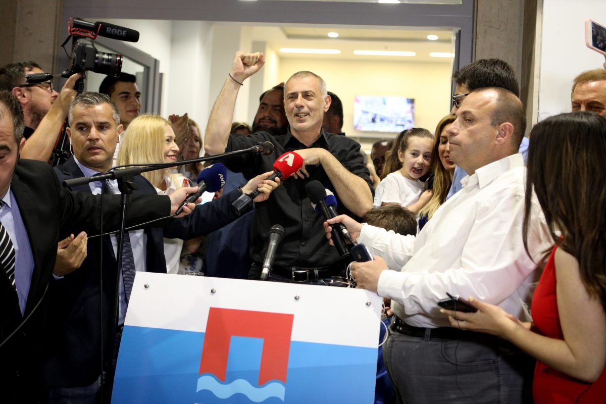 Αποτελέσματα δημοτικών εκλογών: Παραμένει δήμαρχος Πειραιά ο Γιάννης Μώραλης
