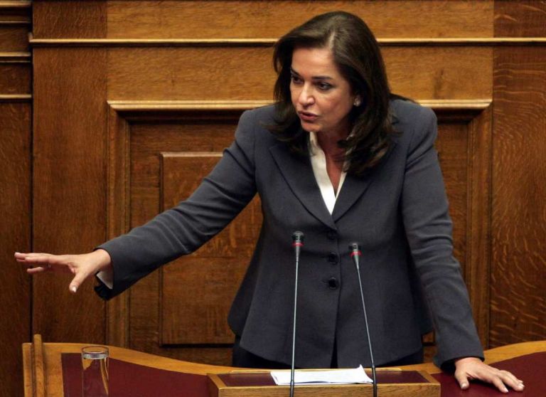 Ντόρα Μπακογιάννη: Σιγά μη φοβηθώ τους ιμιτασιόν τρομοκράτες
