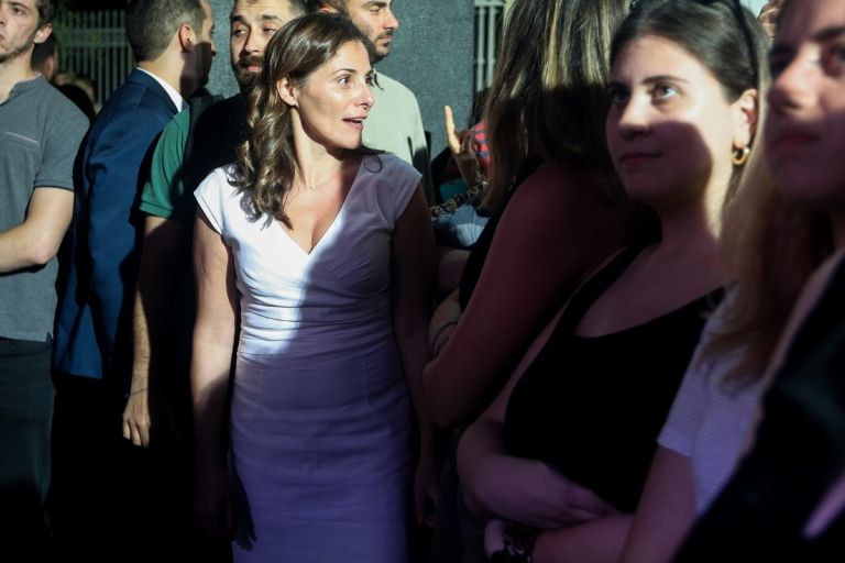 Μπέτυ Μπαζιάνα: “Φρέσκια” και χαμογελαστή στο πλάι του Τσίπρα (pics)