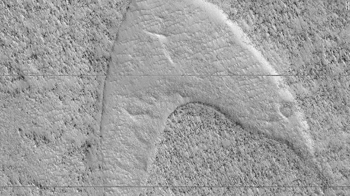 NASA: Βρήκε το σύμβολο του στόλου του Σταρ Τρεκ στον Άρη