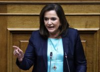 Ντόρα Μπακογιάννη: Δεν δικαιούται κανείς να παίζει με την πορεία της χώρας