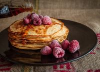 Pancakes ολικής με φρούτα: Το καλύτερο και υγιεινό πρωινό