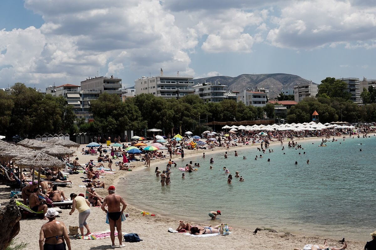 Καθαρές παραλίες Αττικής 2019: Η λίστα του Υπουργείου Υγείας με τις 11 θάλασσες που απαγορεύεται το κολύμπι