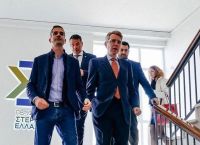 Αποτελέσματα δημοτικών εκλογών: Συνεχάρη τον Κώστα Μπακογιάννη ο Τζέφρι Πάιατ