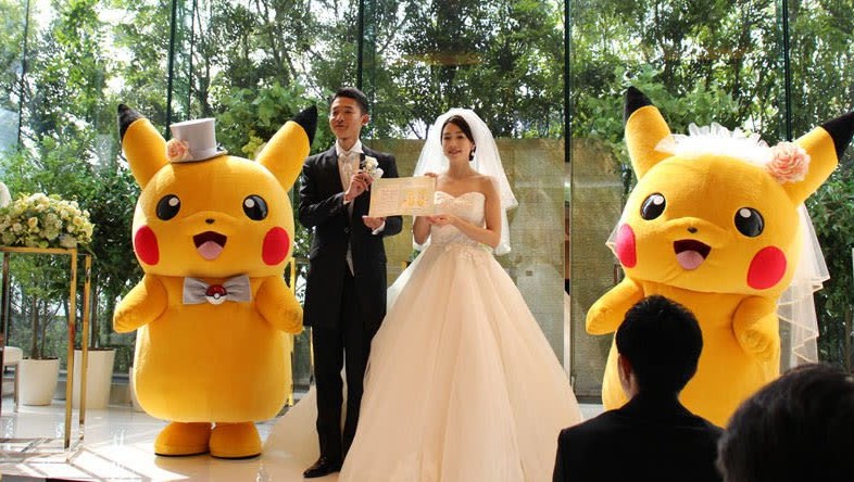 Ιαπωνία: Νέα μόδα στους γάμους με θέμα τα Pokemon (pics)
