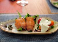 Σαλάτα με σολομό: Καλοκαιρινή απόλαυση (vid)