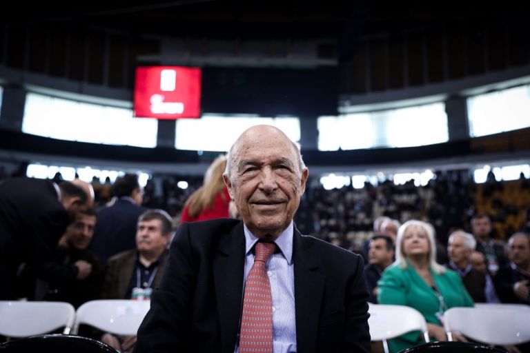 Κώστας Σημίτης: Στο αρχείο η δικογραφία για το ξέπλυμα βρώμικου χρήματος