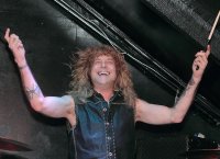 Steven Adler: Αυτομαχαιρώθηκε ο πρώην ντράμερ των Guns N Roses