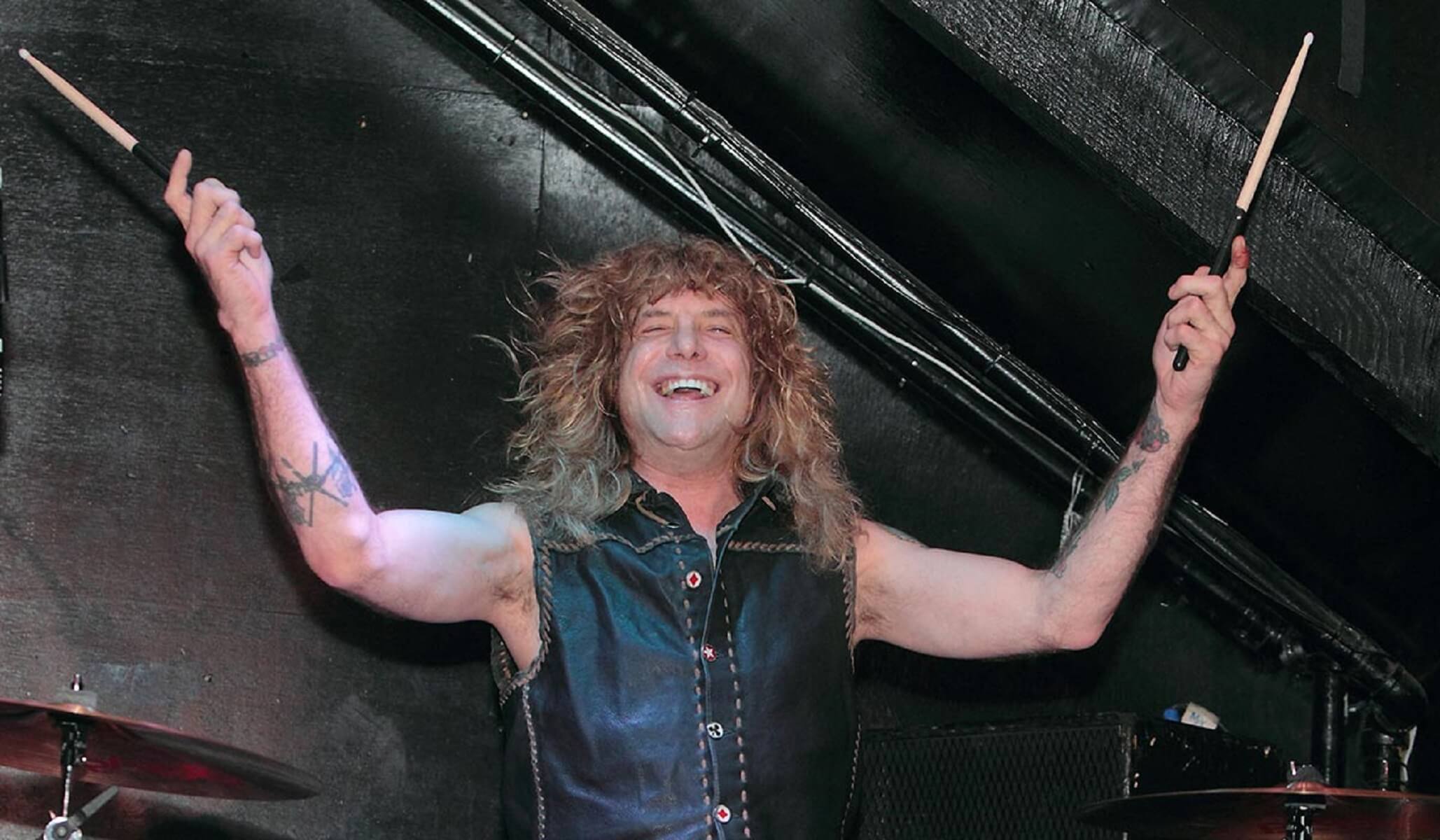 Steven Adler: Αυτομαχαιρώθηκε ο πρώην ντράμερ των Guns N Roses