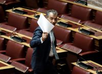 Θεοδωράκης: Αποχαιρετώ πολιτικά ηττημένος (vid)