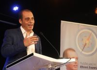 Reuters για Βελόπουλο: “Ο απίθανος υποψήφιος που διαφημίζει θεραπευτικές κρέμες”