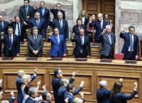 Βουλή: Ορκίστηκαν οι 300 νέοι βουλευτές (pics) Βουλή: Ορκίστηκαν οι 300 νέοι βουλευτές (pics)