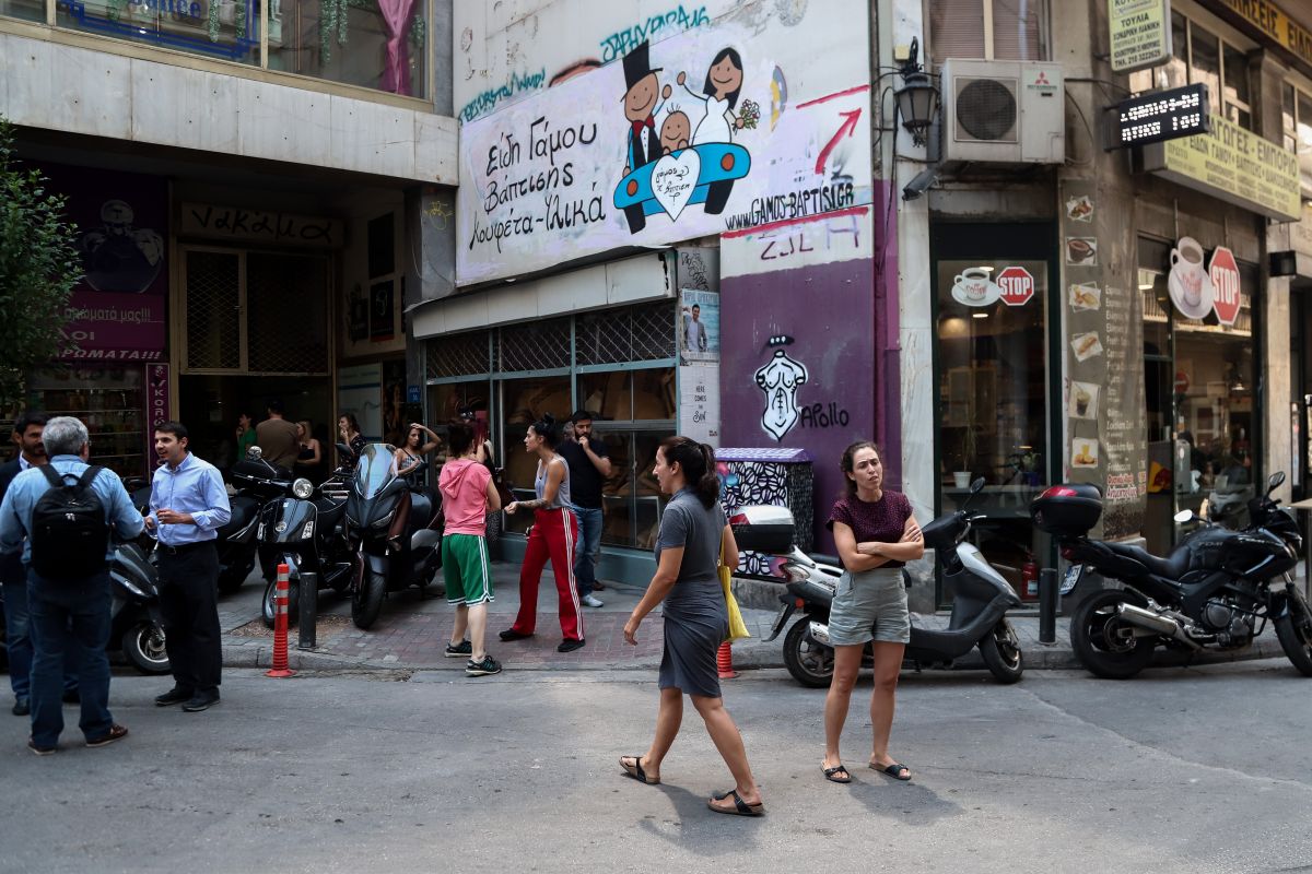 Σεισμός Αθήνα: Ελικόπτερα και επίγειες δυνάμεις αναπτύσσονται στην Δυτική Αττική