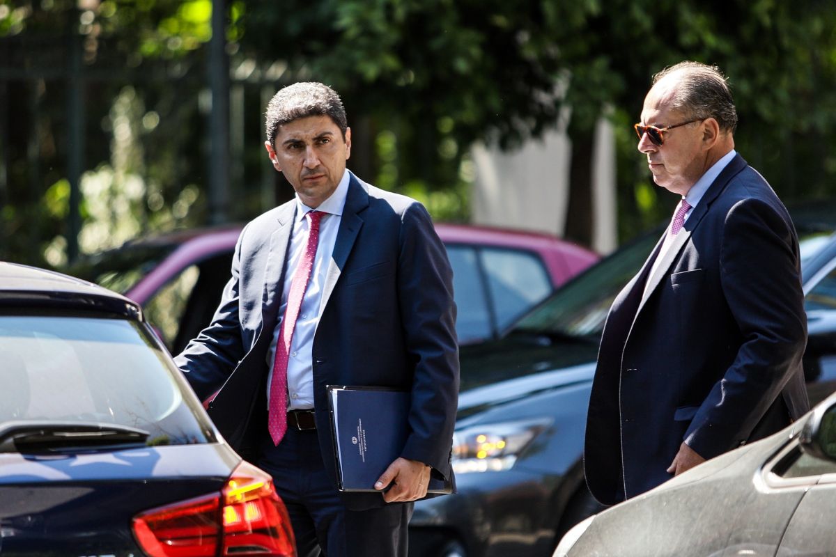 Λευτέρης Αυγενάκης: Συνάντηση με ανθρώπους της UEFA – Οι δηλώσεις των δύο πλευρών