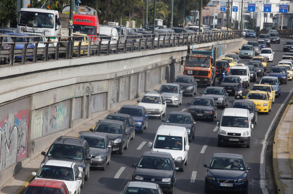 Κίνηση στους δρόμους: Μποτιλιάρισμα στην Κηφισίας λόγω τροχαίου