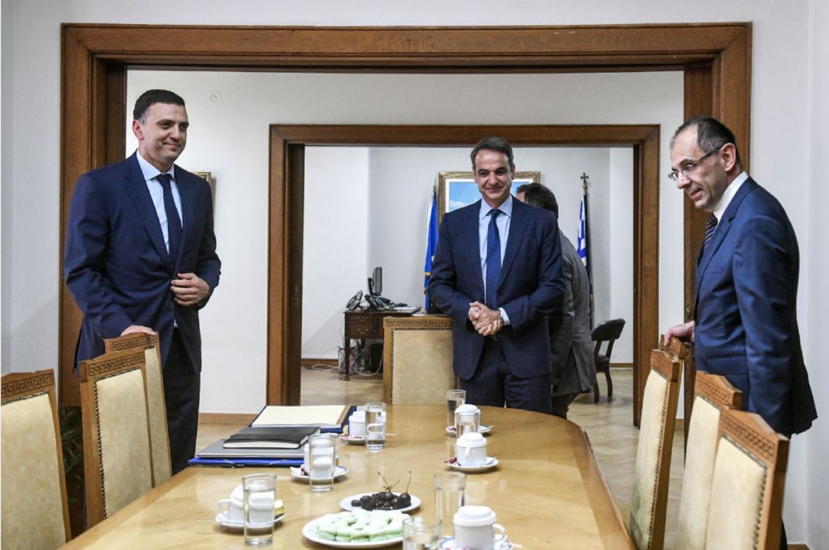 Κάπνισμα τέλος: Άμεση η εφαρμογή του αντικαπνιστικού νόμου στα δημόσια κτίρια