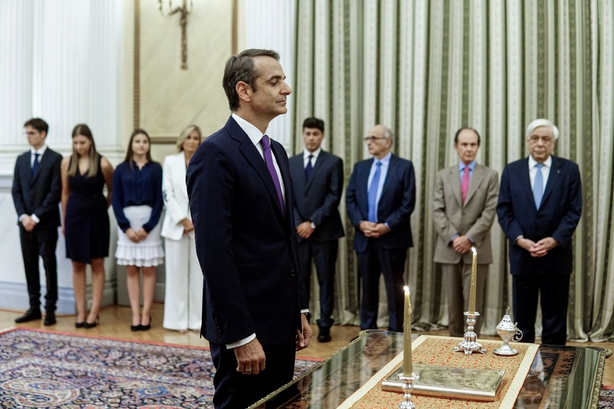 Reuters: Η ταχύτητα της κυβέρνησης Μητσοτάκη «παραξενεύει» τους Ελληνες