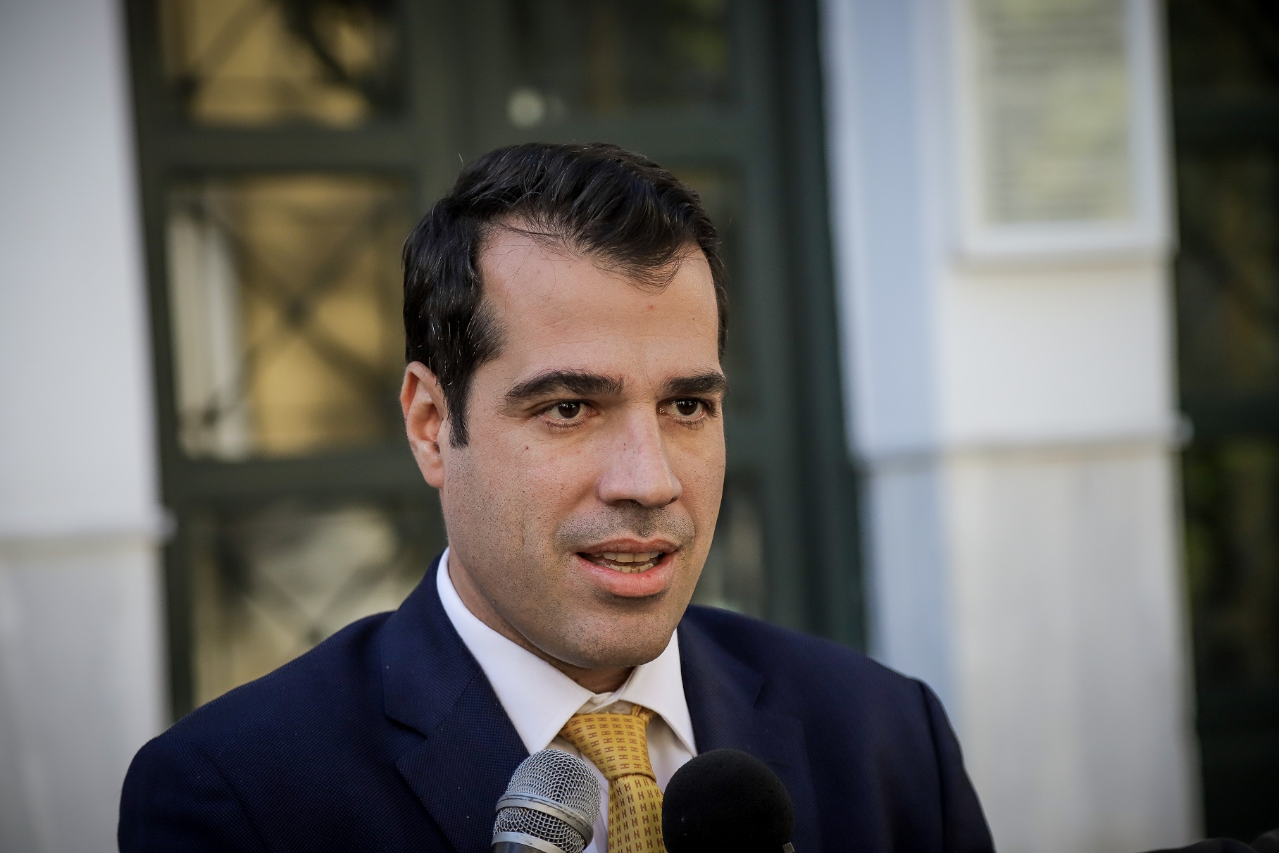 Θάνος Πλεύρης: Η βόλτα στα Εξάρχεια και οι ψίθυροι για το άβατο (vid)