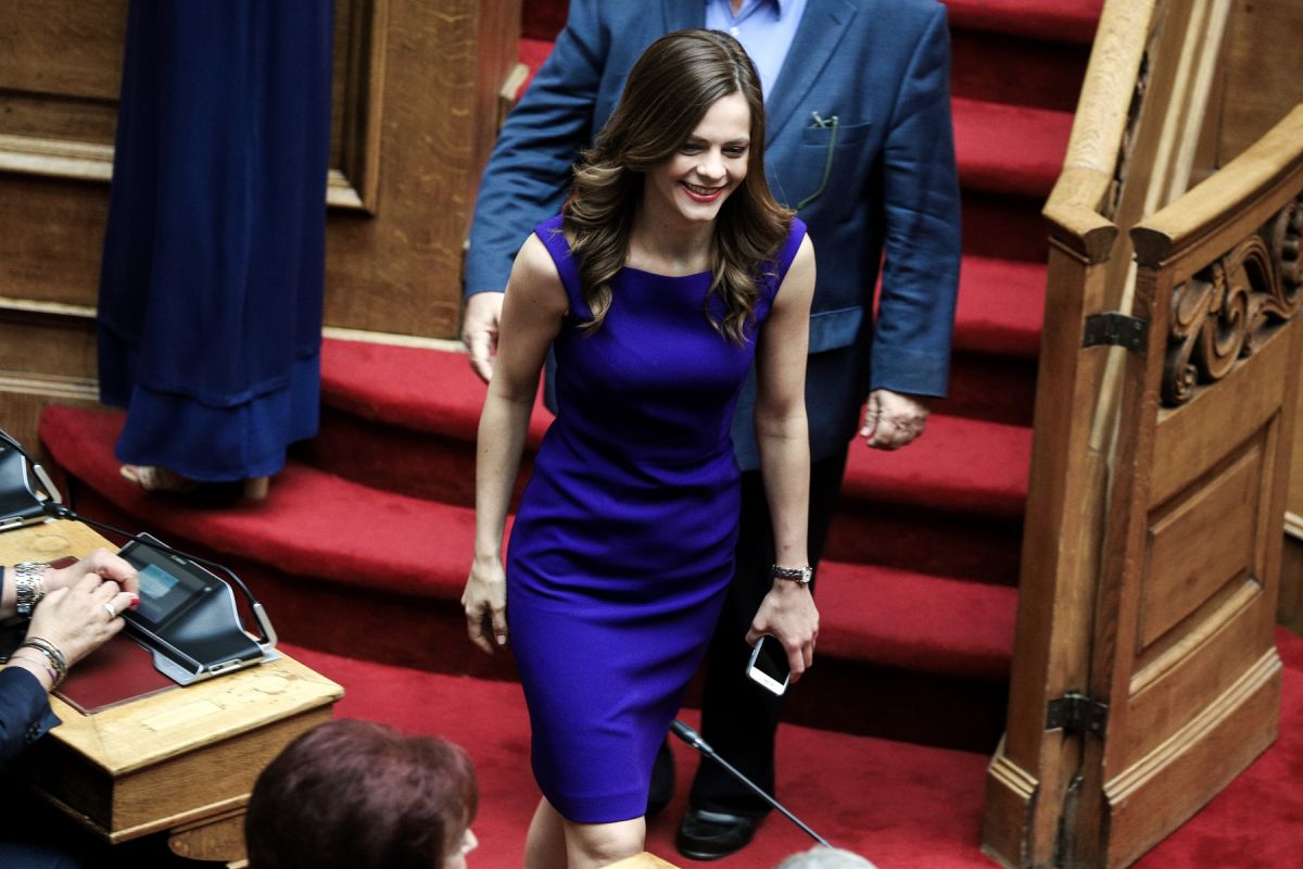 Έφη Αχτσιόγλου: “Η πρόθεση της ΝΔ είναι να ιδιωτικοποιήσει την κύρια και την επικουρική ασφάλιση”