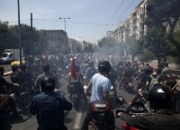 Viral: Ντελιβεράς αρνήθηκε να πάει τσιγάρα σε πελάτισσα και αυτή τον απείλησε (vid)