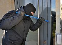 Πώς να ασφαλίσετε το σπίτι σας πριν τις καλοκαιρινές διακοπές