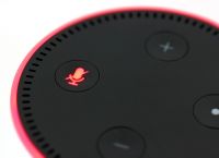 Amazon: Παραδέχτηκε πως αποθηκεύει τις συνομιλίες σας με την Alexa