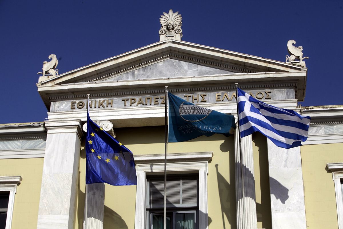 Λάρισα: Τεστ για τους εργαζόμενους της Εθνικής Τράπεζας και τοποθέτηση πλέξιγκλας