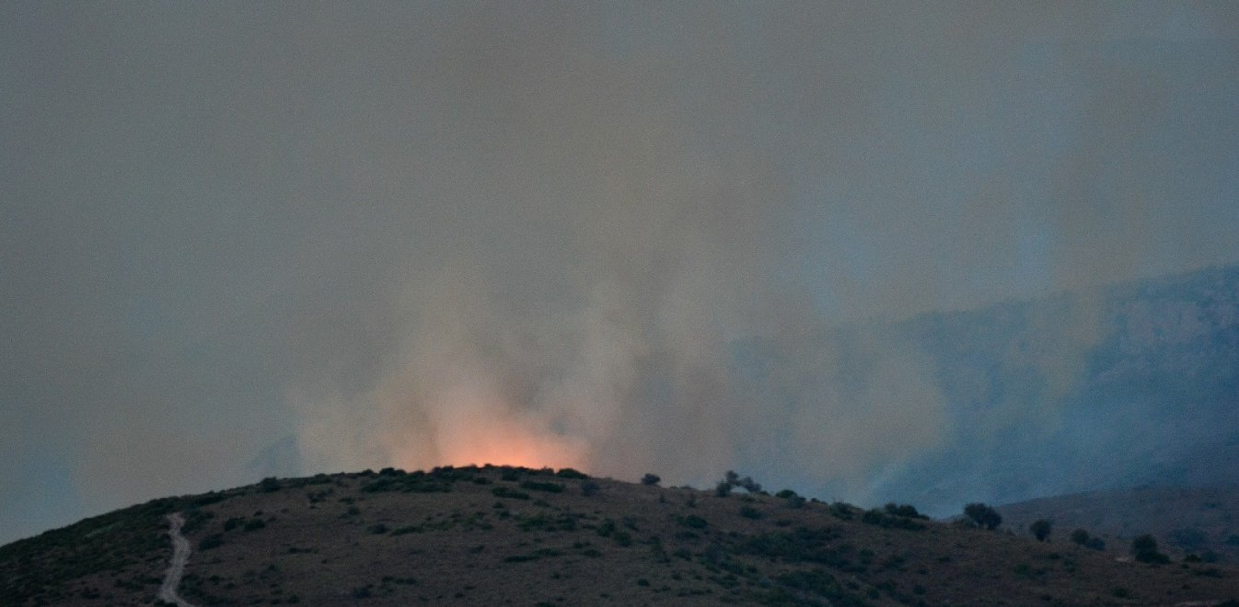 Φωτιά στην Εύβοια: Τρία τα μέτωπα, εκκενώθηκαν χωριά