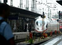 Γερμανία: Τραγικός θάνατος για 8χρονο αγόρι – Άνδρας το έσπρωξε μπροστά σε τρένο