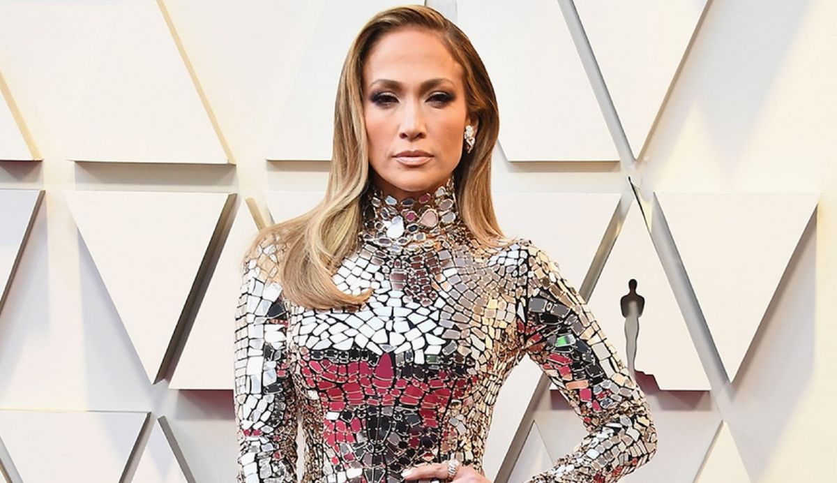 Jennifer Lopez: Γιορτάζει τα 50 της χρόνια η λαμπερή τραγουδίστρια