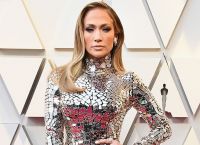 Jennifer Lopez: Γιορτάζει τα 50 της χρόνια η λαμπερή τραγουδίστρια
