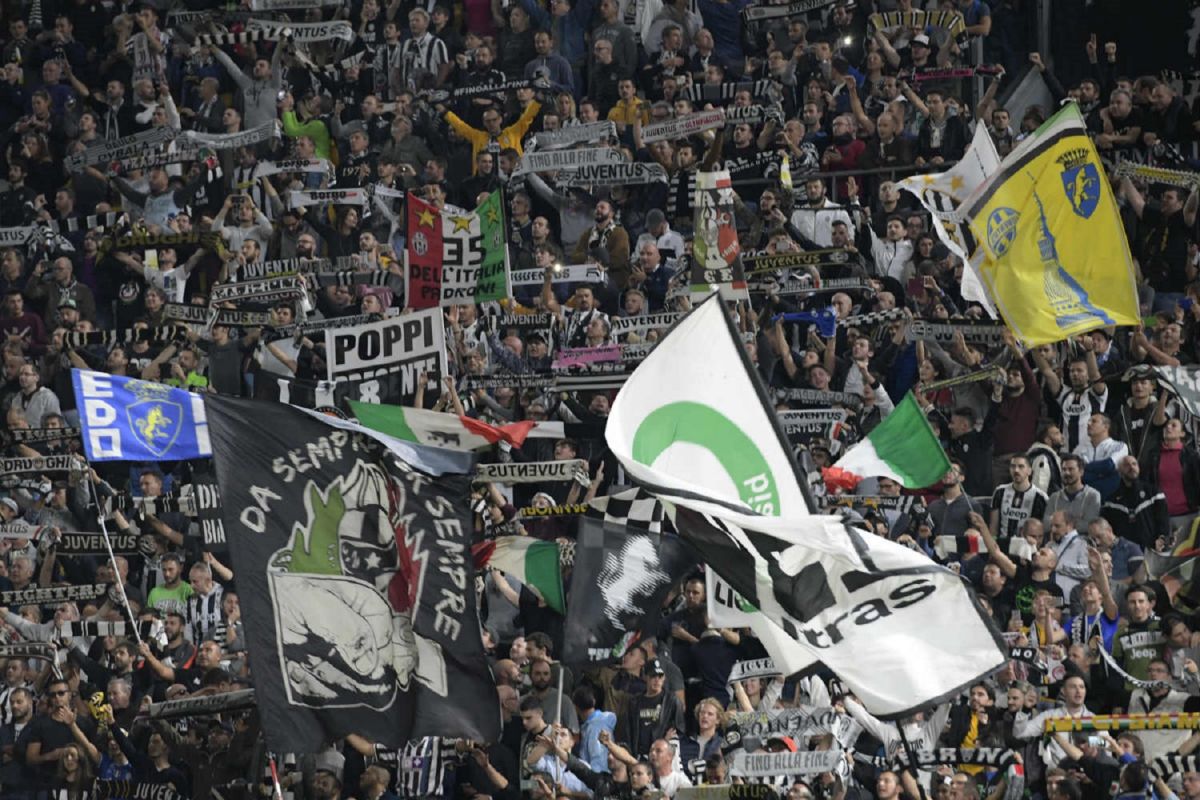 Γιουβέντους: “Ντου” της αστυνομίας στους Ultras – Βρήκαν σβάστικες και εκτοξευτή πυραύλου