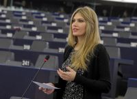 Αυτός είναι ο έρωτας της Εύας Καϊλή Αυτός είναι ο έρωτας της Εύας Καϊλή