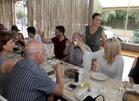 Εκλογές 2019: Σε μεζεδοπωλείο στην Ηλιούπολη η συνάντηση της Φώφης Γεννηματά με τους πολιτικούς συντάκτες