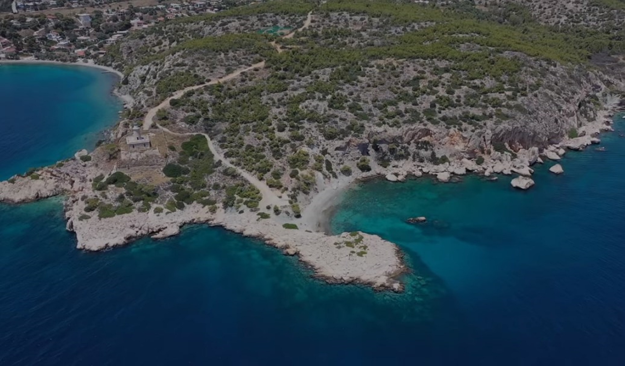 Κόγχη: Η κρυφή παραλία της Σαλαμίνας που θα σας ταξιδέψει στο Αιγαίο (vid)
